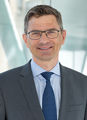 Dr Arnar Geirsson